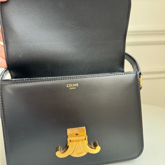 —SOLD—CELINE TEEN TRIOMPHE BAG IN SHINY CALFSKIN BLACK - Picture 8 of 10